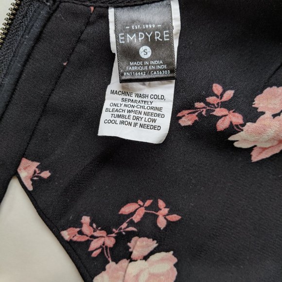 Black / Pink Floral / Fit & Flare / Dress / Zipper in Back / Size: S / Empyre - Picture 5 of 5